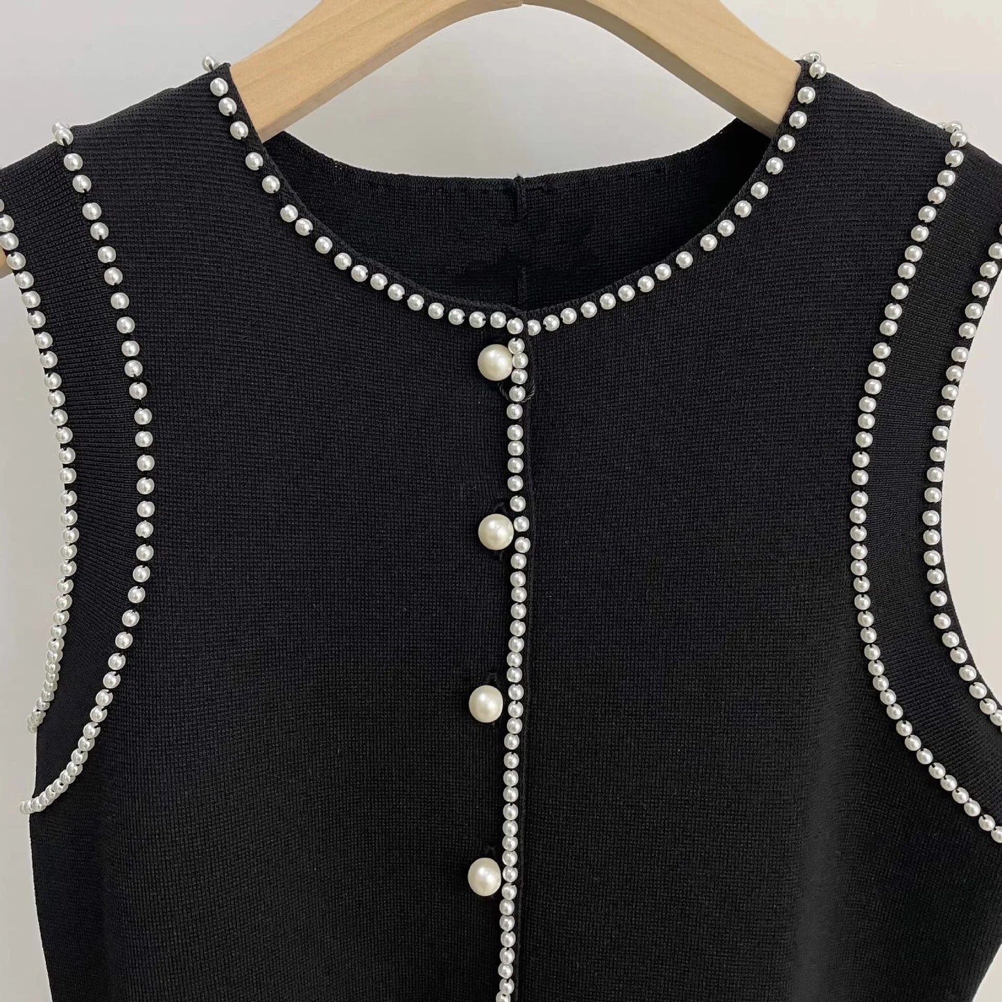 2024 New High Quality French Summer Pearl Decoration Knitted Long Dress Elegant Women O Neck Sleeveless Tank Black Pleated Robe